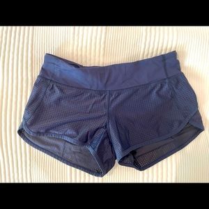 Lululemon Speed Up shorts, low rise 2.5” size 4
